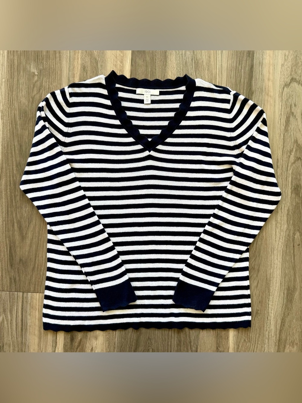 1901 Navy & White Striped Lightweight V-Neck Sweater Size XL
